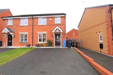 3 bedroom semi-detached house to rent, Woodhouses Avenue, Manchester M34