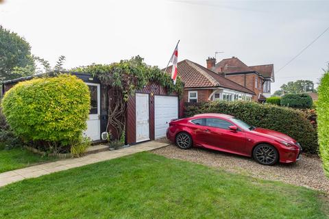 3 bedroom semi-detached house for sale, Colchester Road, Ipswich IP4