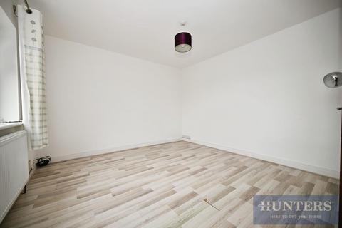 3 bedroom semi-detached house for sale, Raywood Close, Yeadon, Leeds