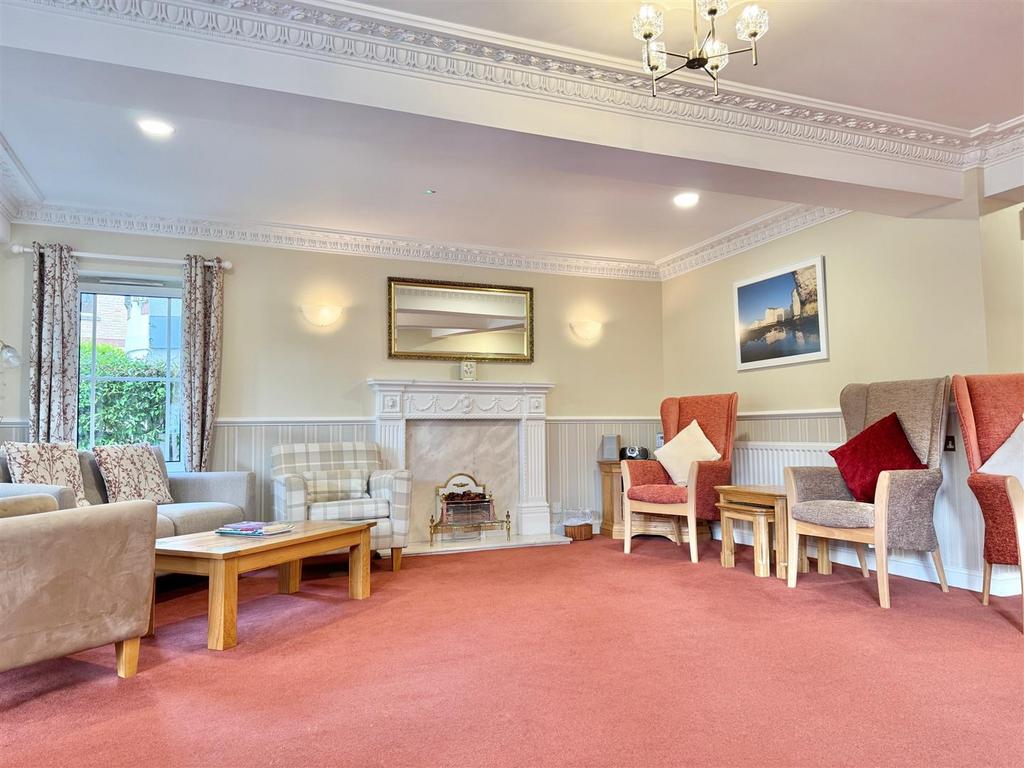 Residents lounge.jpg