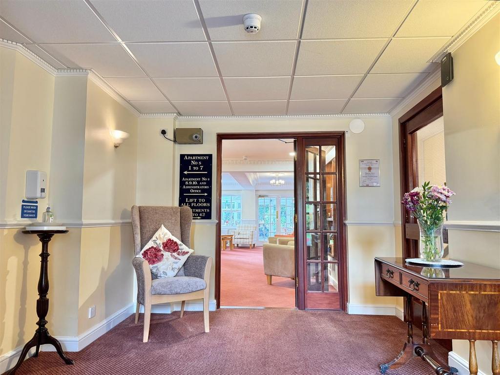 Entrance hall.jpg