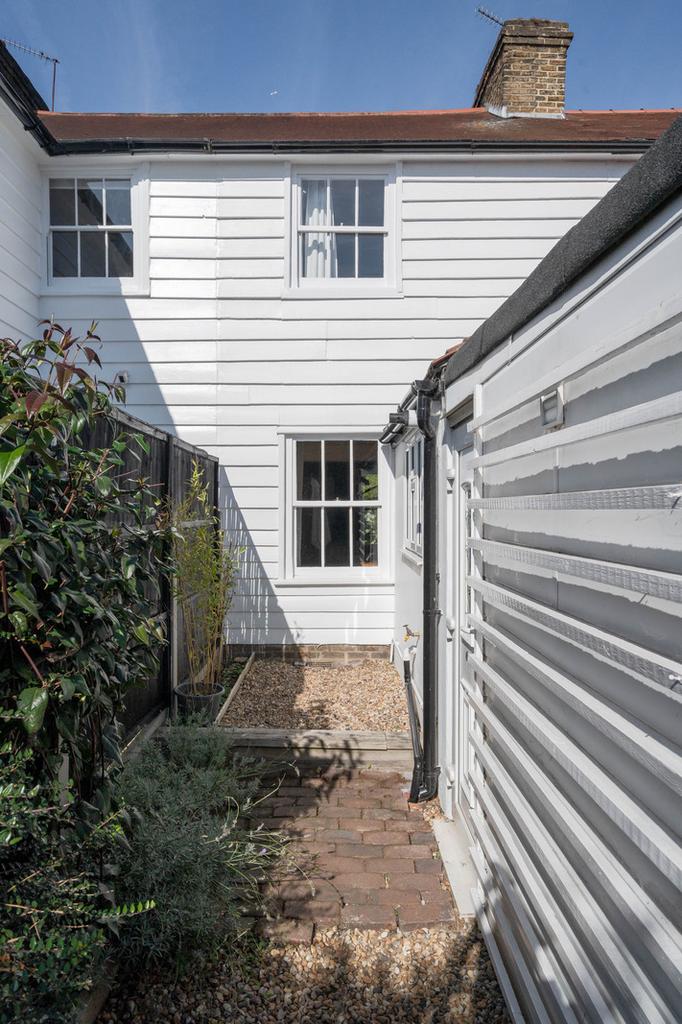 314298 - Manor Road, Chigwell IG7 - high res-05...