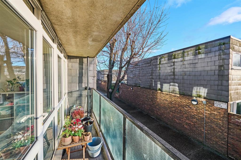 Eden Harper - Glanville Road  SW2 5 DF 16.jpg