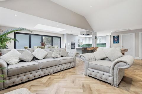 undefined, Elizabeth Drive, Wickford, Essex, SS12