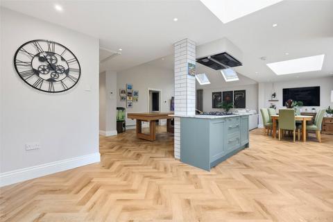 4 bedroom detached bungalow for sale, Elizabeth Drive, Wickford, SS12
