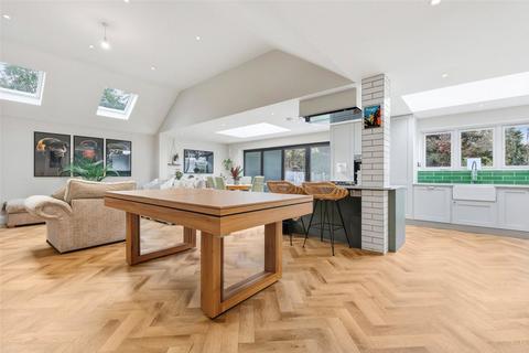 4 bedroom detached bungalow for sale, Elizabeth Drive, Wickford, SS12