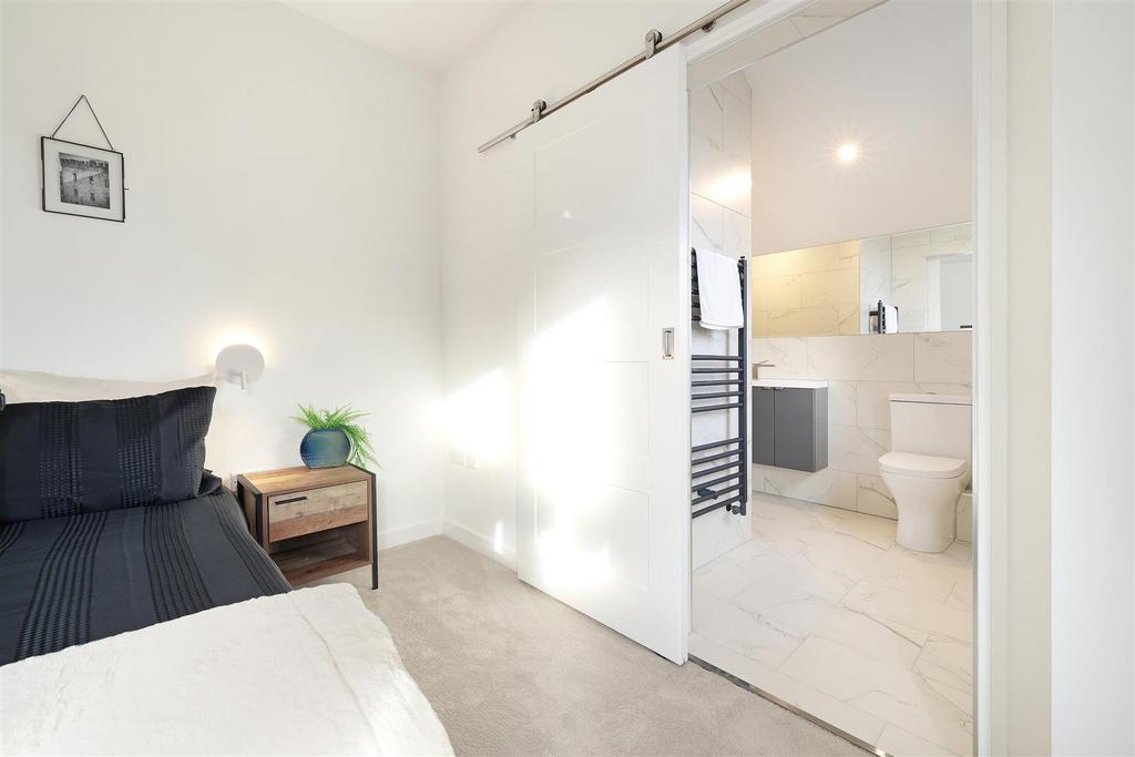 No.6-Chartland Close-Dec25-5174.jpg