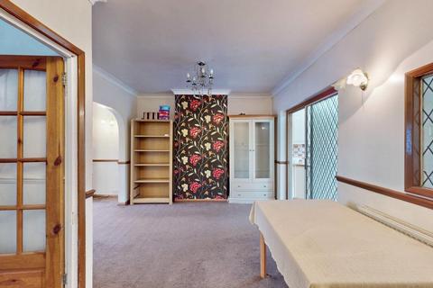 3 bedroom terraced house for sale, Warley Avenue, Dagenham, RM8