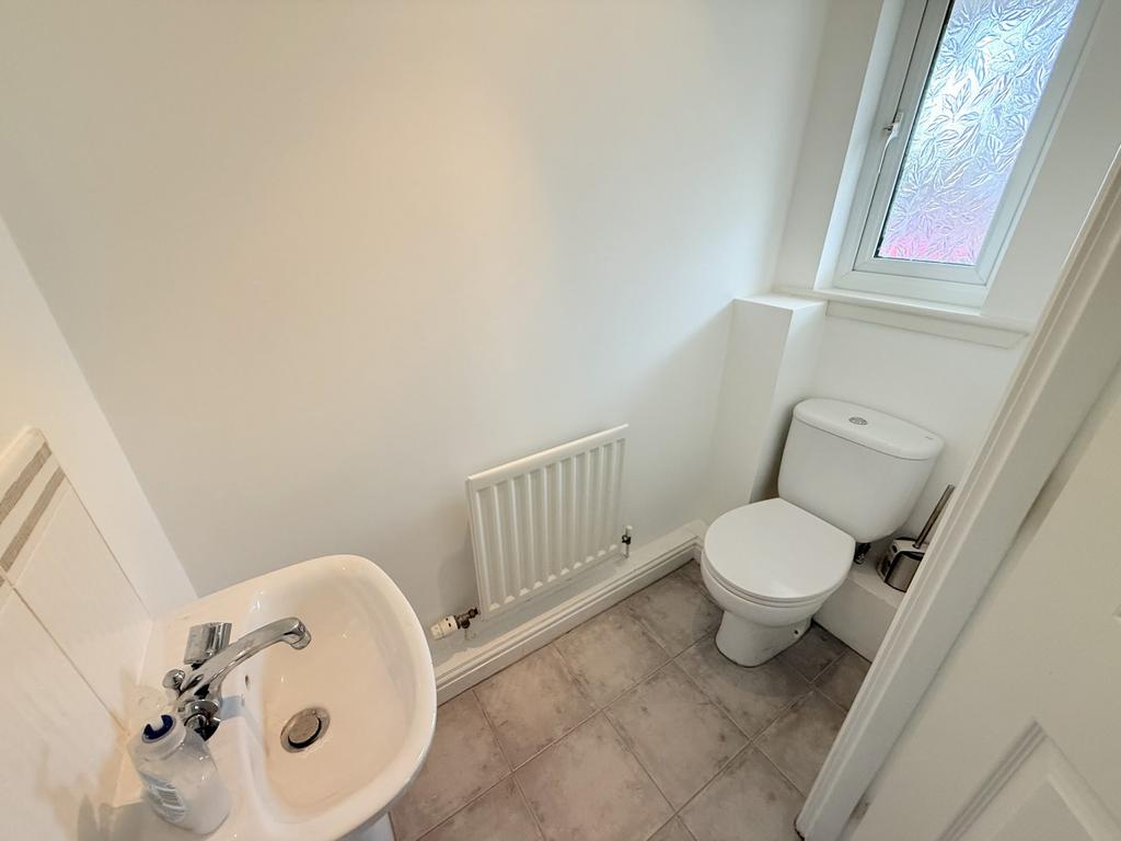 5 Collochan Drive, Dumfries, DG2 9 FH - Braidwoods