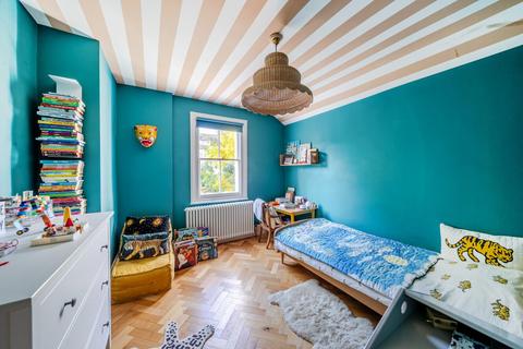 22 Bryanstone Road, London, N8 8TN