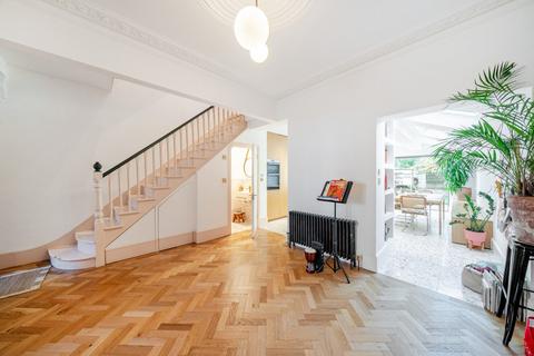 22 Bryanstone Road, London, N8 8TN