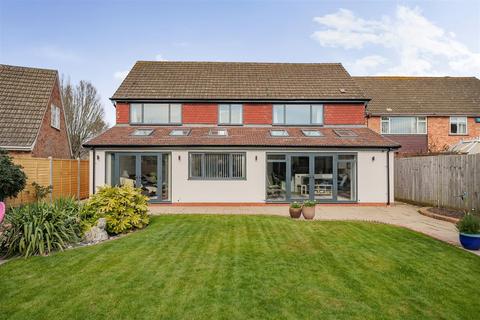4 bedroom detached house for sale, Manor Green, Stratford Upon Avon