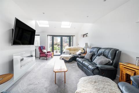 4 bedroom detached house for sale, Manor Green, Stratford Upon Avon