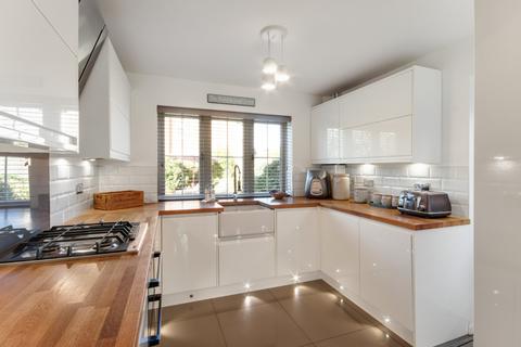 4 Culvey Close, Hartley, Longfield, DA3 8BS