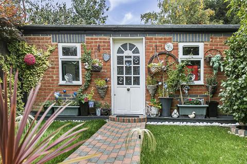 5 bedroom house for sale, Roding Lane North, Woodford Green
