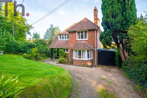 3 bedroom detached house for sale, Carisbrooke, Newport PO30