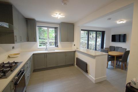undefined, Wellmeadow Lane, Uppermill OL3