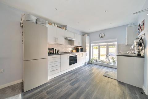51a Church Road, St Thomas, Exeter, EX2 9BQ