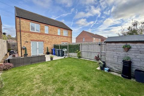 11 Brattice Way, Mapplewell, Barnsley, S75 6GX