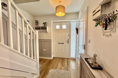11 Brattice Way, Mapplewell, Barnsley, S75 6GX