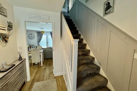11 Brattice Way, Mapplewell, Barnsley, S75 6GX