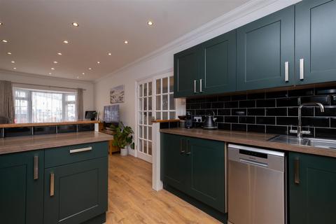 3 bedroom bungalow for sale, York Road, Herne Bay