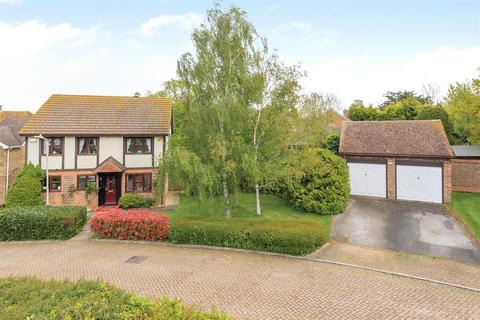 4 bedroom detached house for sale, Curtis Wood Park Road, Herne Bay