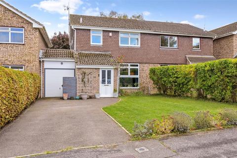 26 Barnes Close, West Wellow, Romsey, SO51 6ET