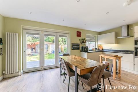 26 Barnes Close, West Wellow, Romsey, SO51 6ET