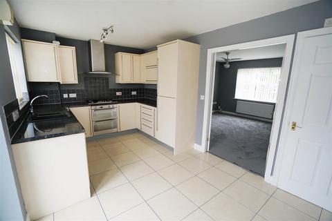 3 bedroom semi-detached house for sale, Thirlmere Avenue, Horwich, Bolton