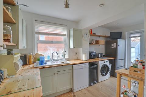 3 bedroom detached house for sale, Weston Lane, Woolston
