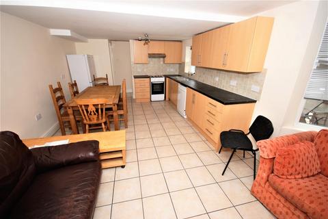 6 bedroom house to rent, Clarendon Avenue, Leamington Spa