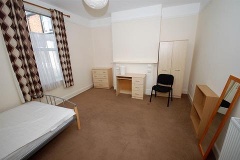 6 bedroom house to rent, Clarendon Avenue, Leamington Spa