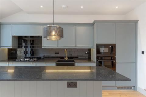 4 bedroom terraced house for sale, Holden Street, London, SW11