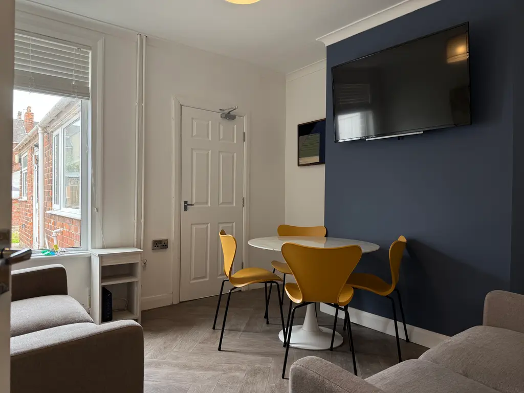 Spare-rooms---student-house---west-end-image-6.jpg
