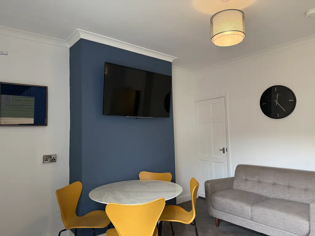 Spare-rooms---student-house---west-end-image-7.jpg