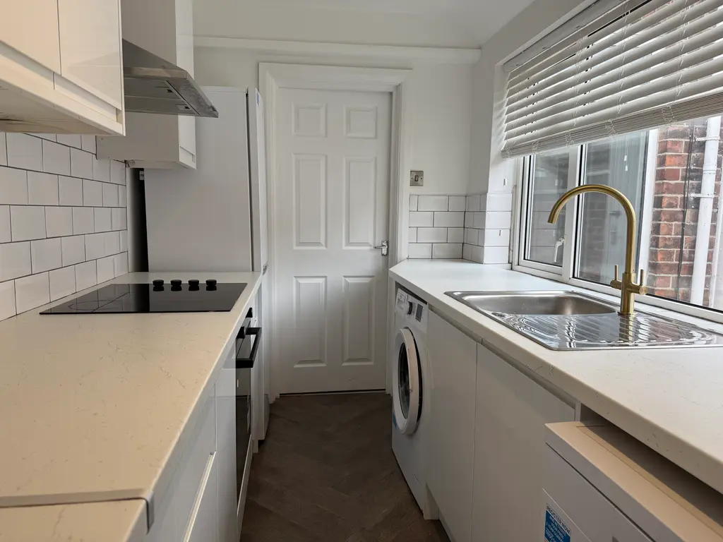 Spare-rooms---student-house---west-end-image-9.jpg