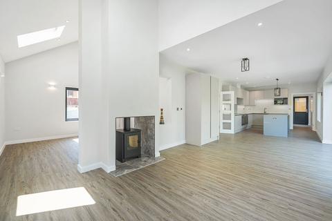 4 bedroom detached house for sale, Chartland Close, Bookham