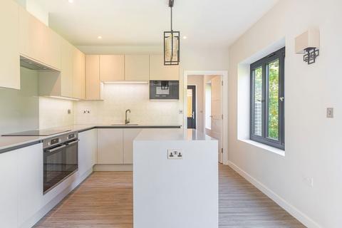 4 bedroom detached house for sale, Chartland Close, Bookham