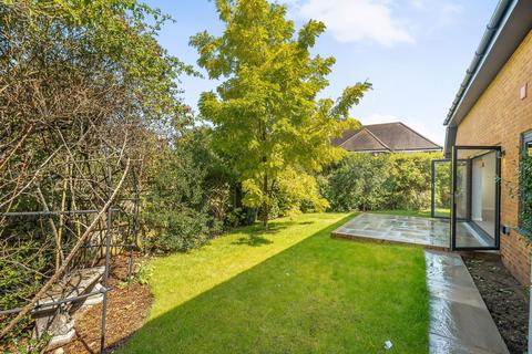 4 bedroom detached house for sale, Chartland Close, Bookham