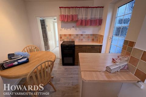 2 bedroom cottage to rent, Beach Road, Scratby