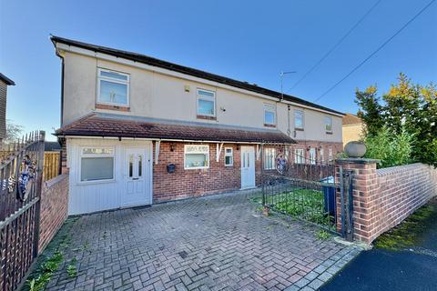 4 bedroom semi-detached house for sale, Ridings Avenue, Smithies, Barnsley S71 2AT