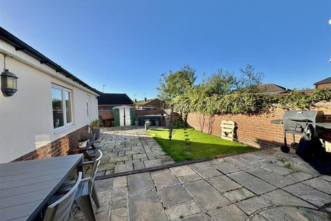4 bedroom semi-detached house for sale, Ridings Avenue, Smithies, Barnsley S71 2AT