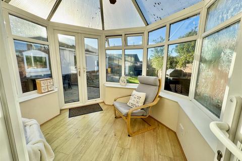 4 bedroom semi-detached house for sale, Ridings Avenue, Smithies, Barnsley S71 2AT