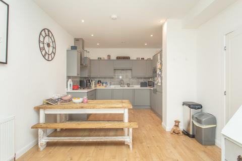 2 bedroom flat for sale, Wraik Hill, Whitstable, Kent, CT5
