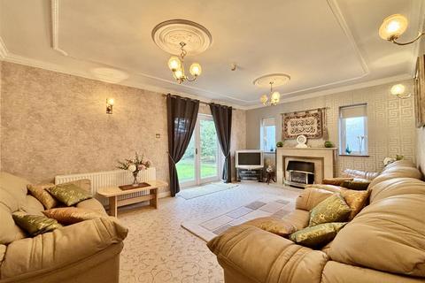 undefined, Highlands Close, Bradford BD7