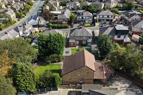 undefined, Highlands Close, Bradford BD7