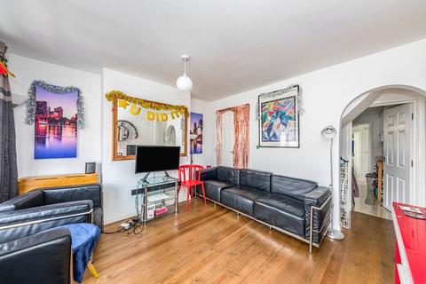 4 bedroom terraced house to rent, Wincheap, Kent CT1