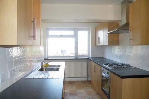 3 bedroom semi-detached house to rent, Gilbert Road, Bristol BS15