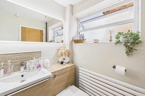 58 Penhill Crescent, Worcester, WR2 5PX